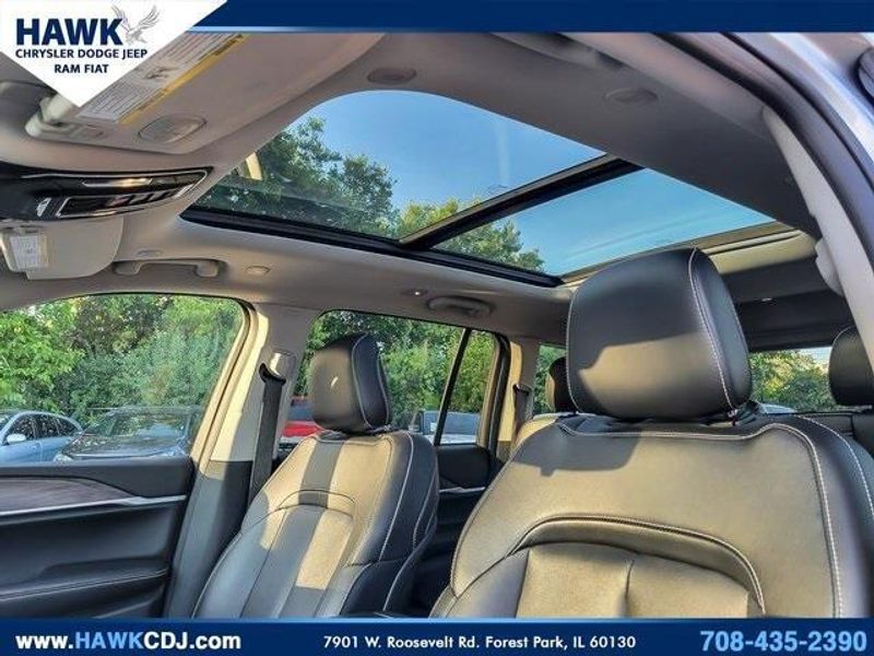 2022 Jeep Grand Cherokee Limited photo 6