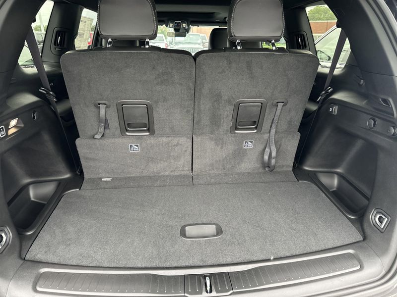 New 2025 Jeep Grand Cherokee L Altitude X 4x4Image 13