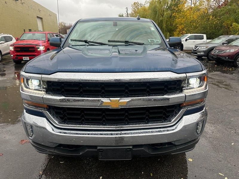 2017 Chevrolet Silverado 1500 LT photo 4
