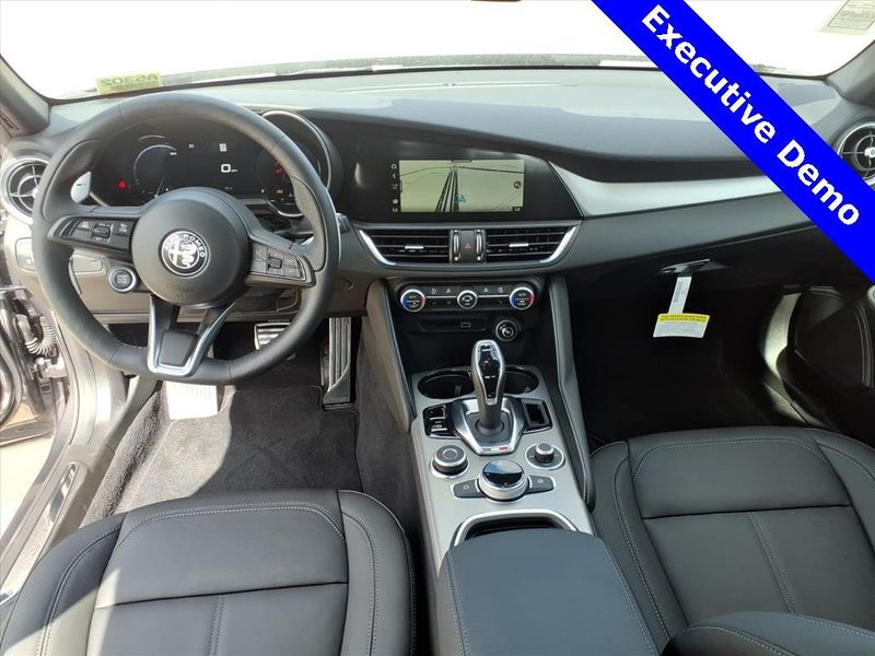 New 2025 Alfa Romeo Giulia AwdImage 13