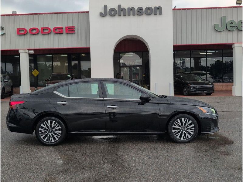 Used 2023 Nissan Altima 2.5 SVImage 6