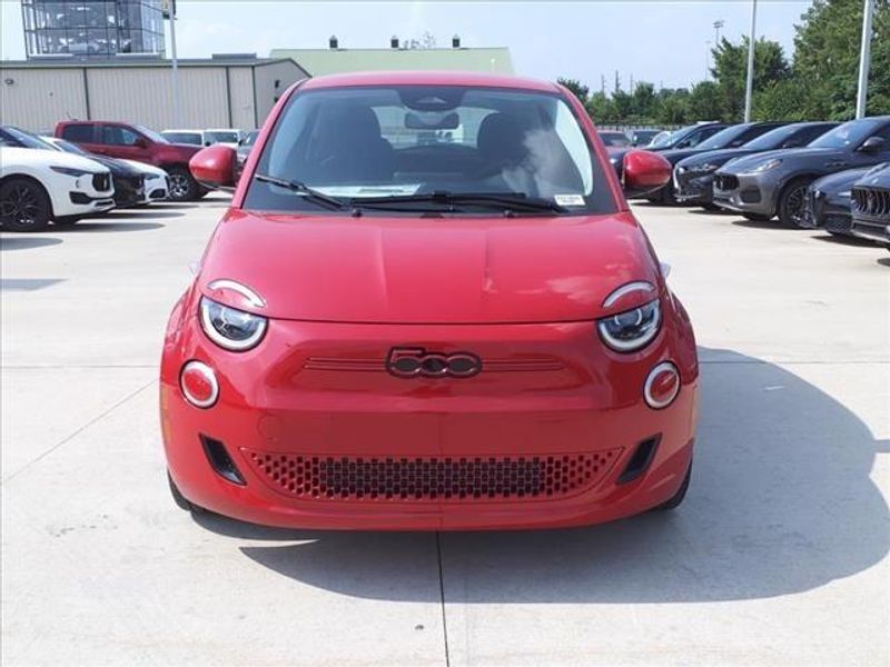 2024 Fiat 500e Inspi(red)Image 5