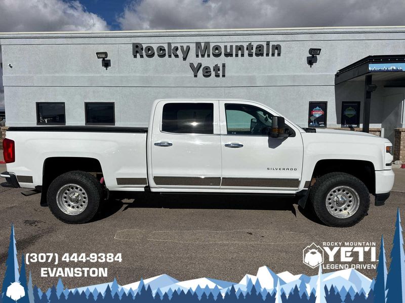 2018 Chevrolet Silverado 1500 LTZ photo 2