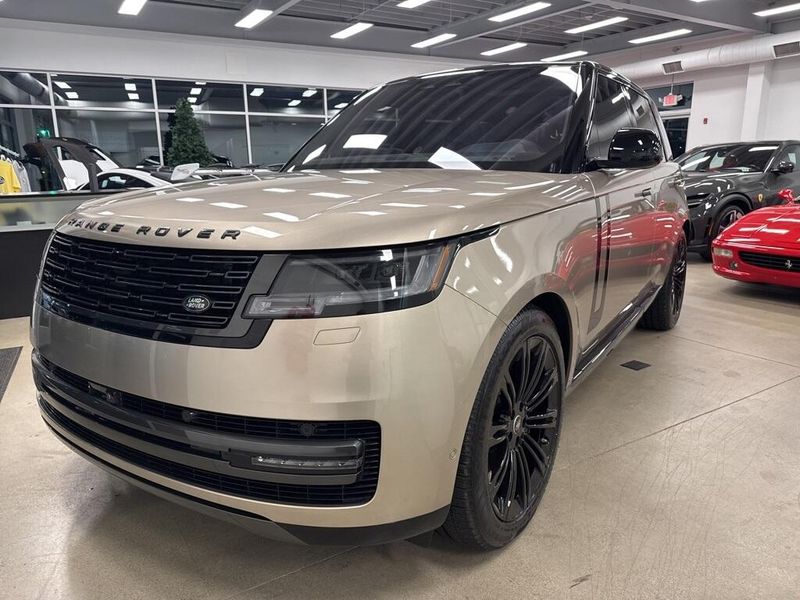 2023 Land Rover Range Rover SEImage 4