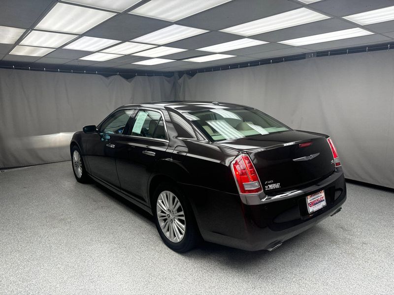 2012 Chrysler 300C 300CImage 2