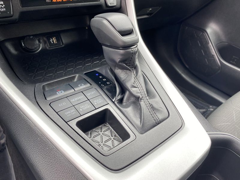 2024 Toyota RAV4 Image 25