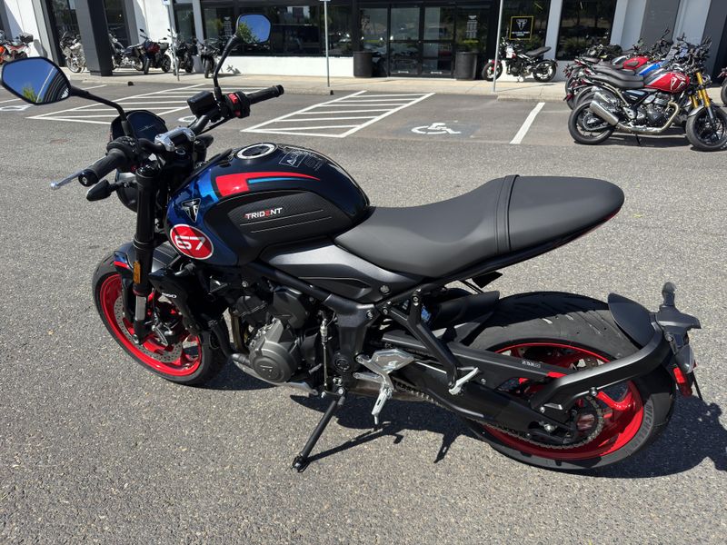 2026 Triumph Trident 660 Triple Tribute - SAPPHIRE BLACK - COBALT BLUE  