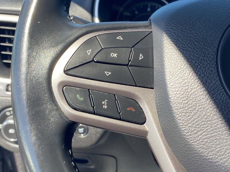 Used 2019 Jeep Cherokee Latitude PlusImage 25