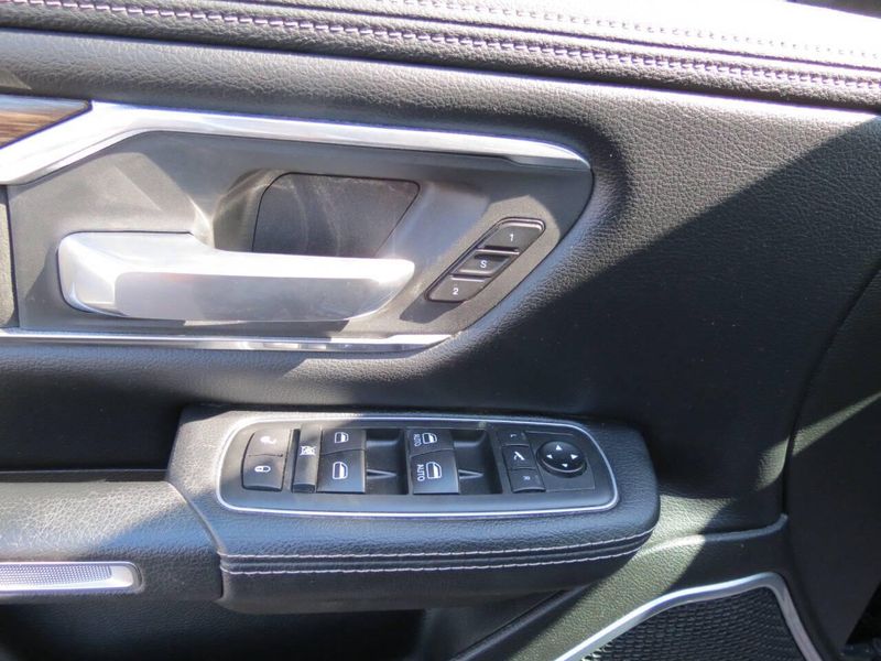 2020 Ram 1500 Laramie photo 12