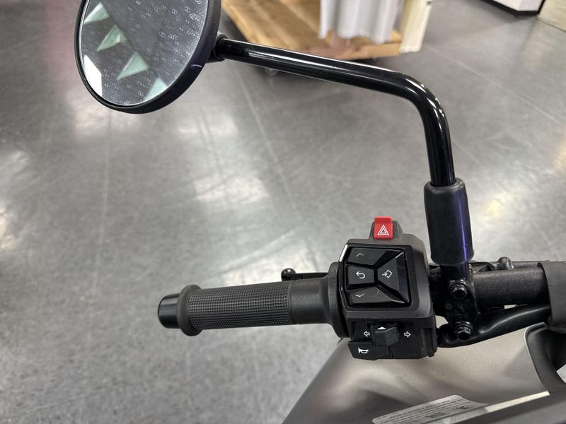 New 2024 Husqvarna SVARTPILEN 401 Image 11