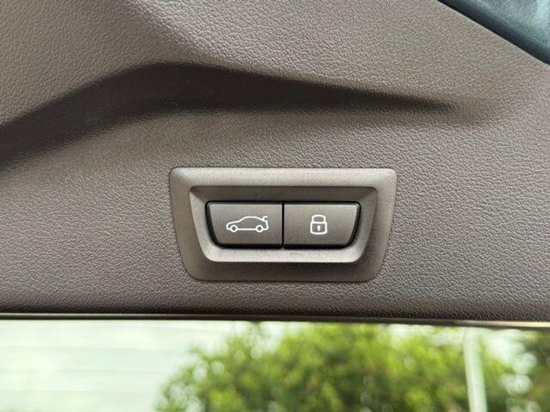 Used 2025 BMW X5 xDrive40iImage 17