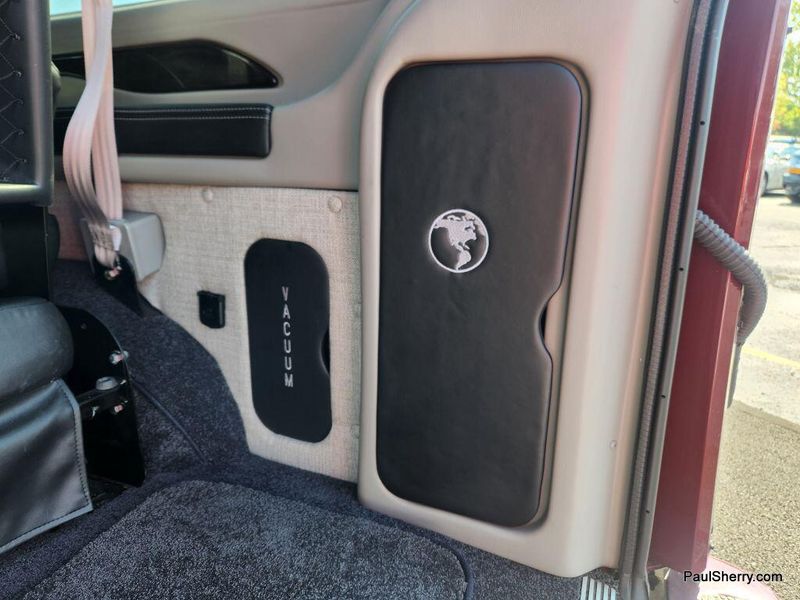 2024 Chevrolet Express Cargo 2500 photo 22