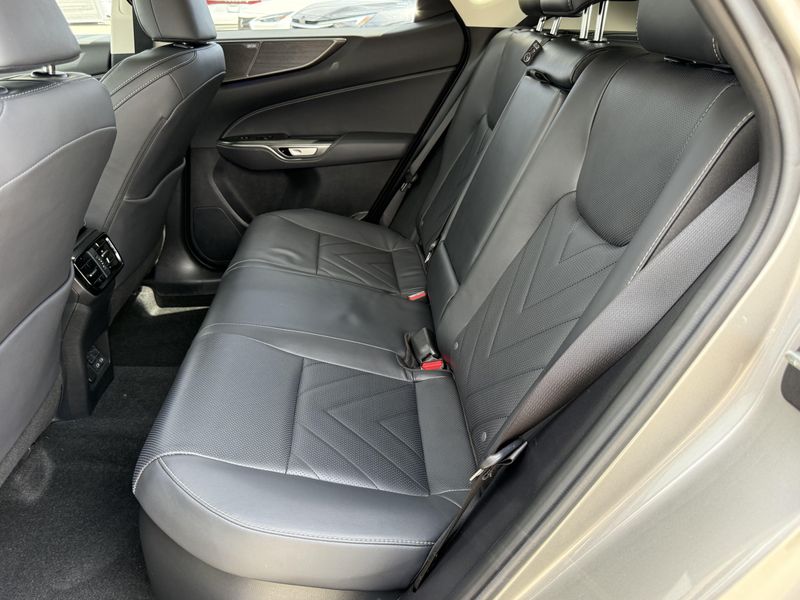 Used 2025 Lexus NX 350h LuxuryImage 30