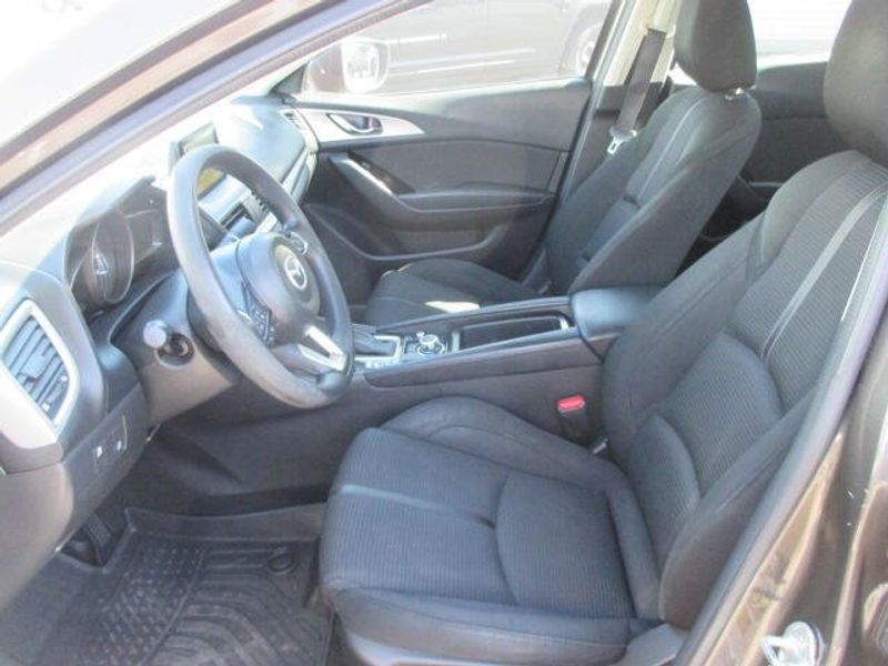 Used 2017 Mazda Mazda3 SportImage 13