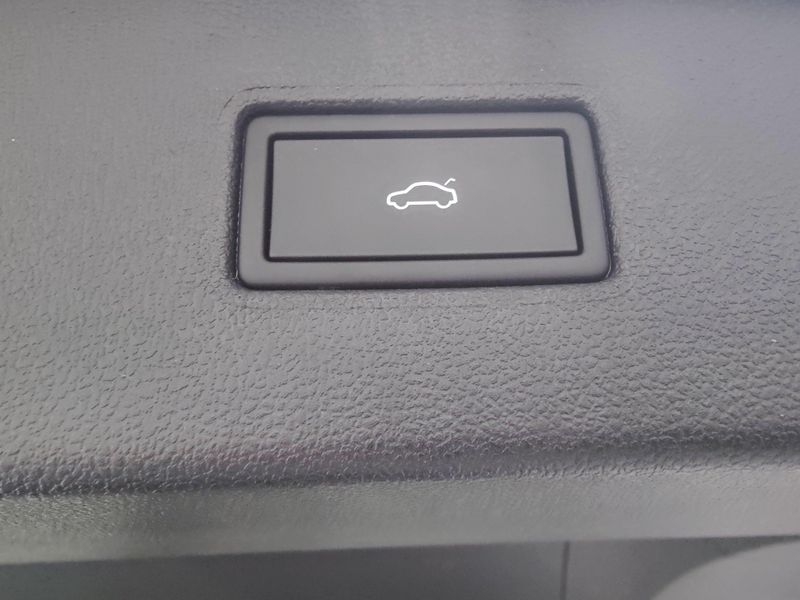 Used 2024 Volkswagen Tiguan SE R-Line Black AWD w/SunroofImage 15