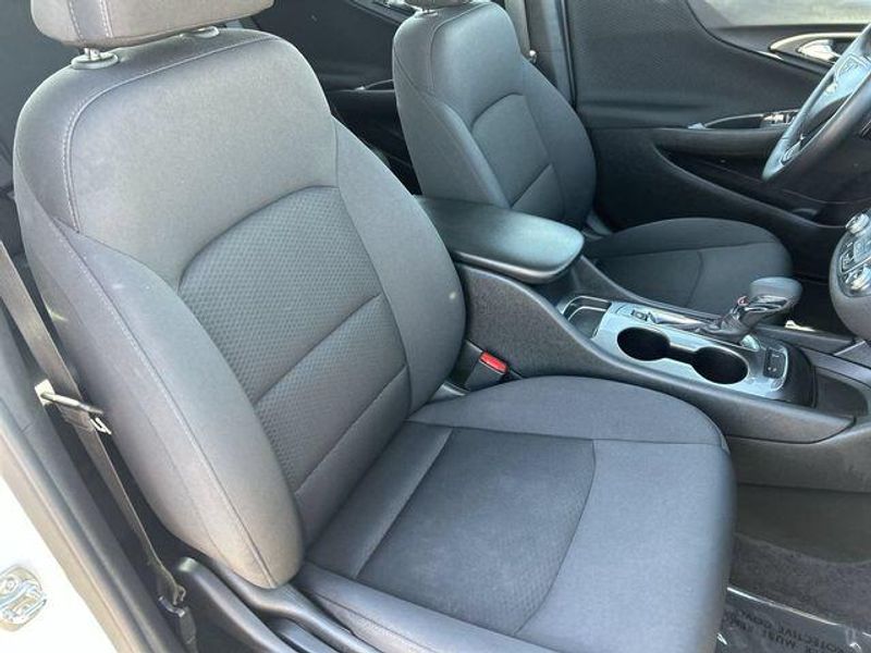 Used 2025 Chevrolet Malibu RSImage 11