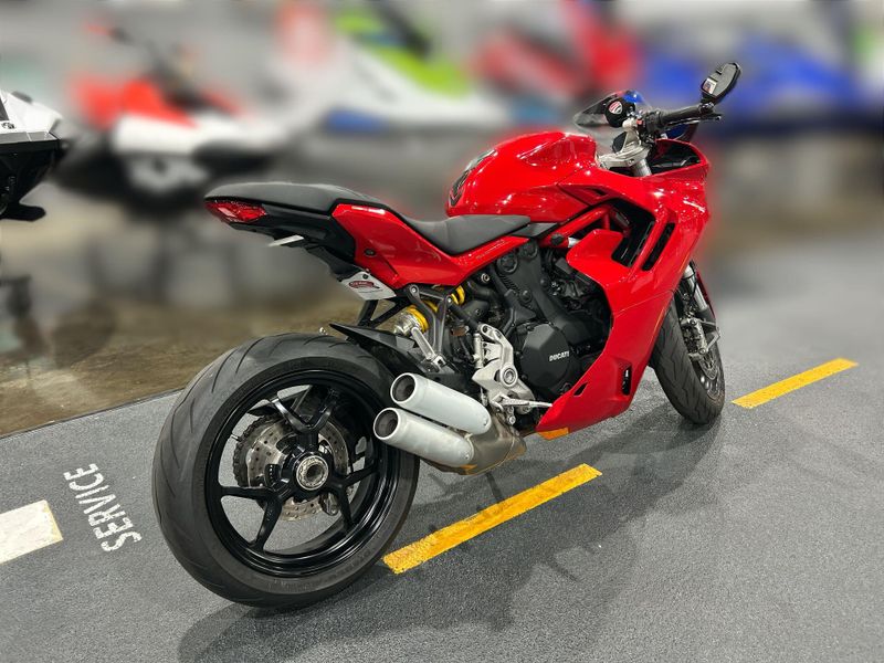 Used 2024 Ducati SUPERSPORT 950 Image 12