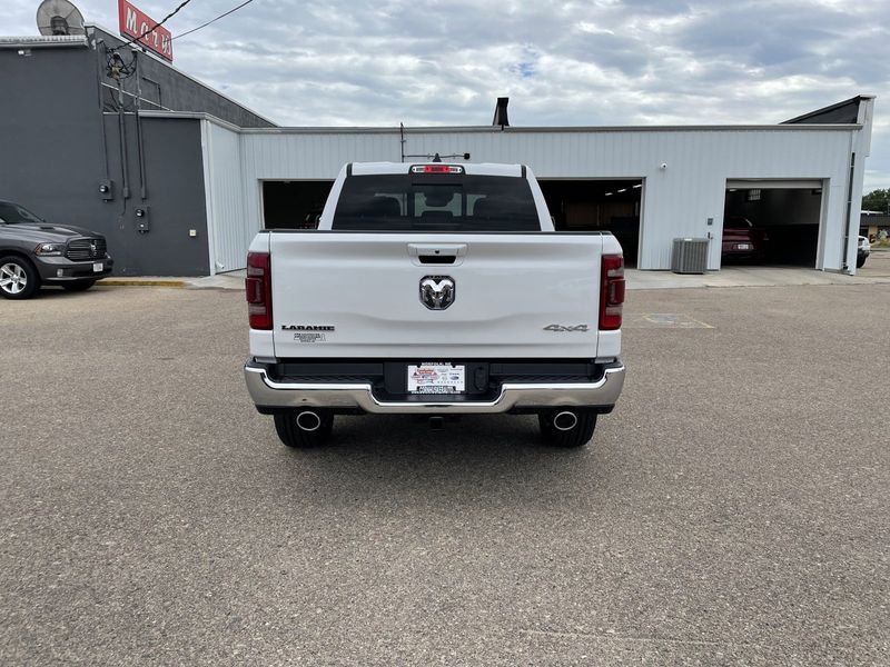 2022 RAM 1500 Laramie Crew Cab 4x4 5