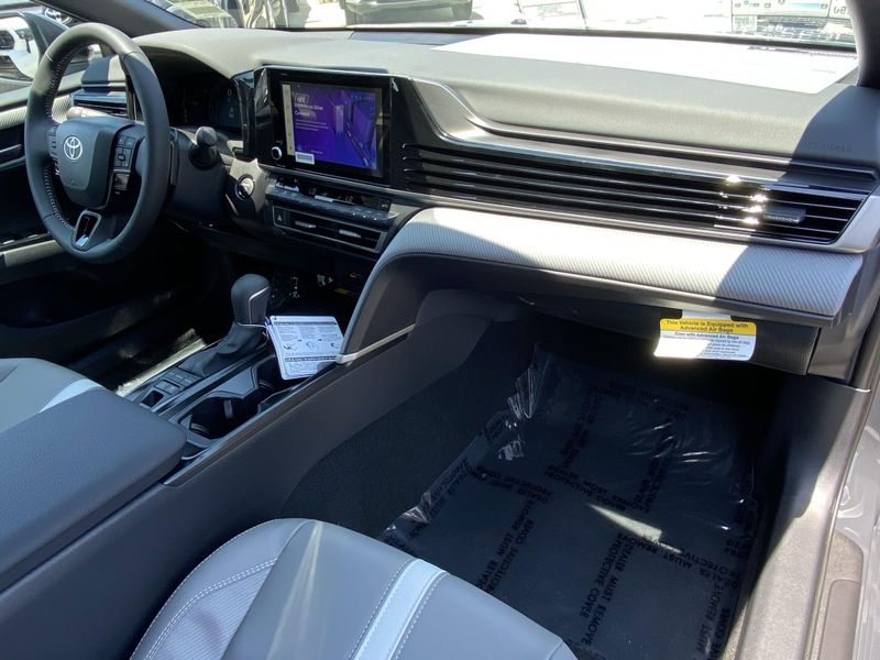 New 2025 Toyota Camry SEImage 9