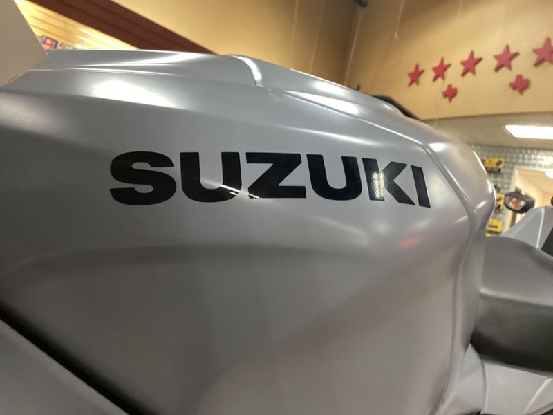 2024 Suzuki GSXR1000 GRAYImage 19