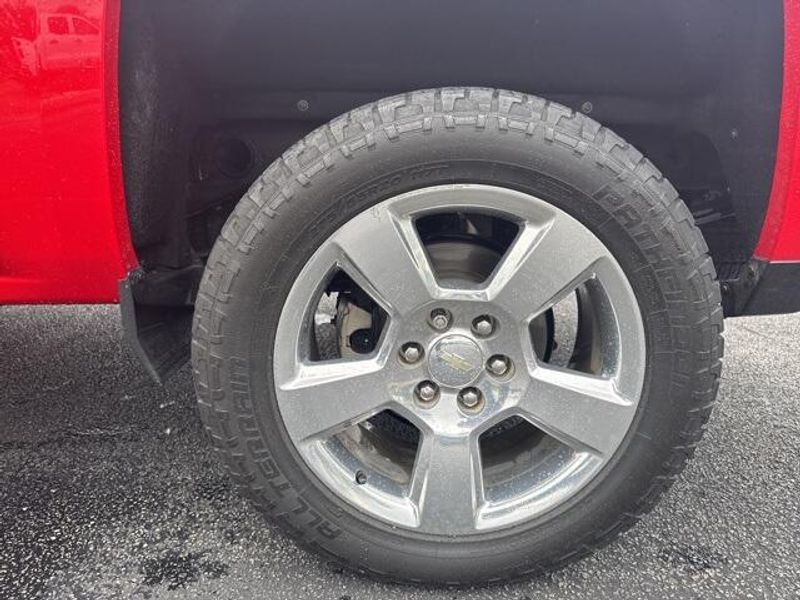 2017 Chevrolet Silverado 1500 LT photo 9