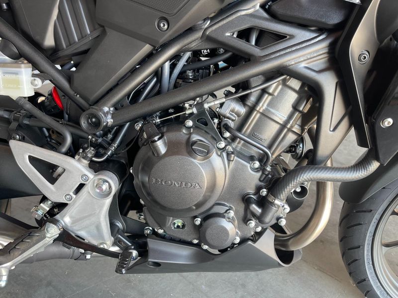 New 2025 Honda CB300R ABS Image 20