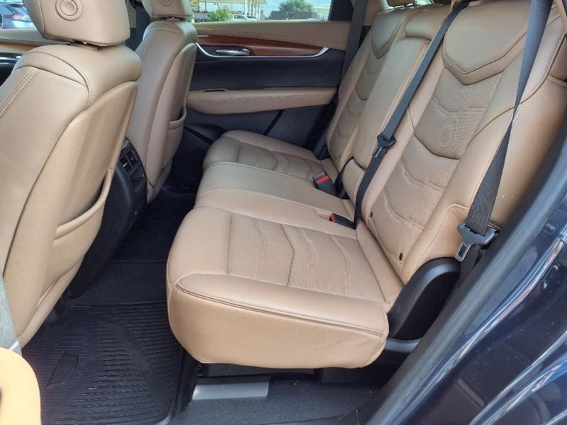 2018 Cadillac XT5 Platinum photo 11