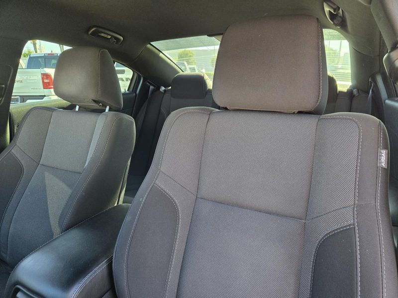 Used 2017 Dodge Charger SXT RWD