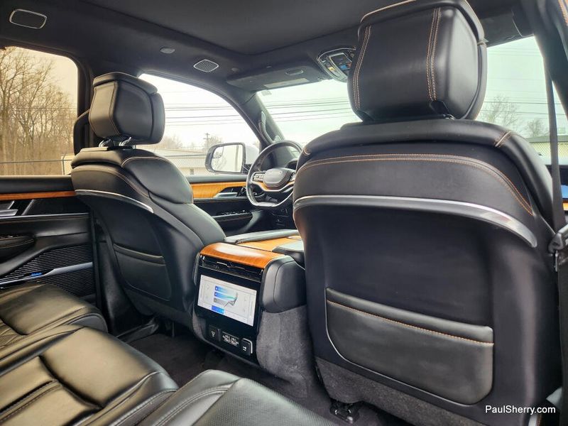 2022 Jeep Grand Wagoneer Series III