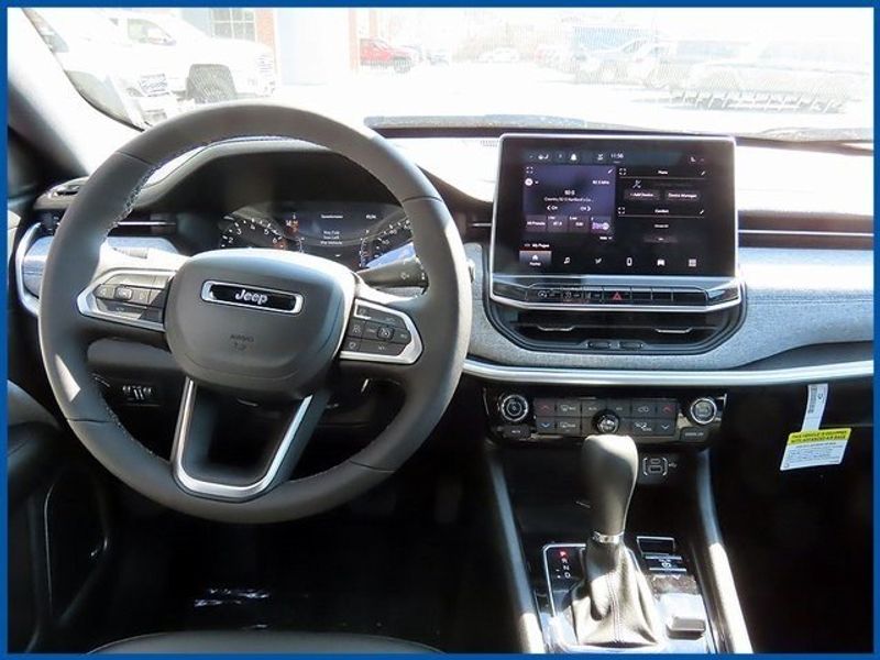 2023 Jeep Compass LatitudeImage 11