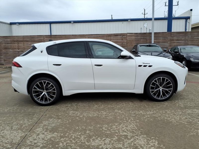 New 2026 Maserati Grecale ModenaImage 5