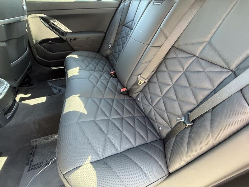 2025 BMW 7 Series 740iImage 30