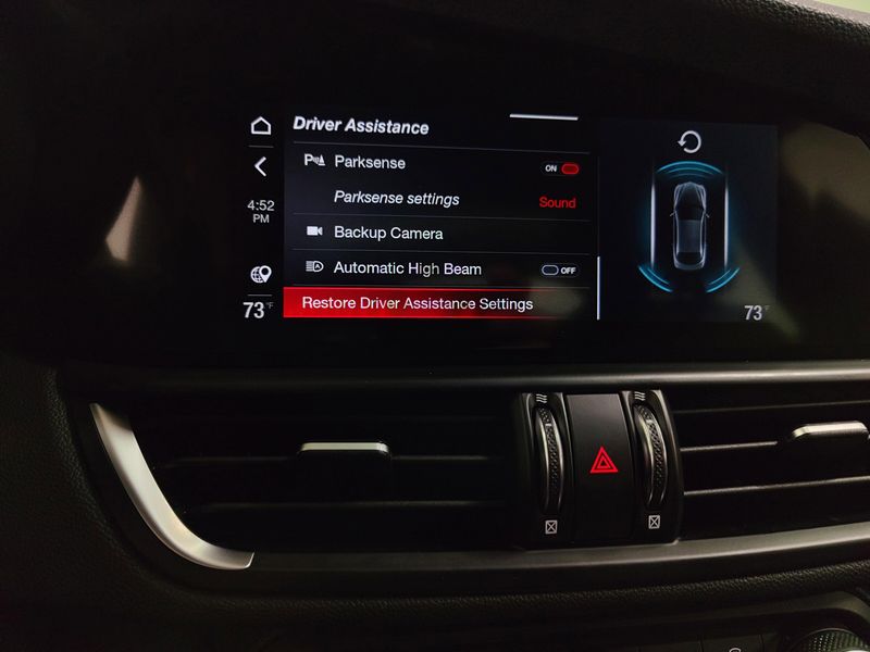 Used 2024 Alfa Romeo Giulia Ti AWD w/Sunroof/NavImage 9