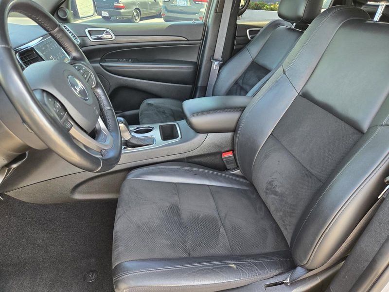 Used 2021 Jeep Grand Cherokee Laredo X 4x4