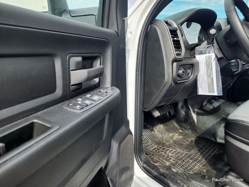 2024 RAM 5500 Tradesman Chassis Crew Cab 4x4 84