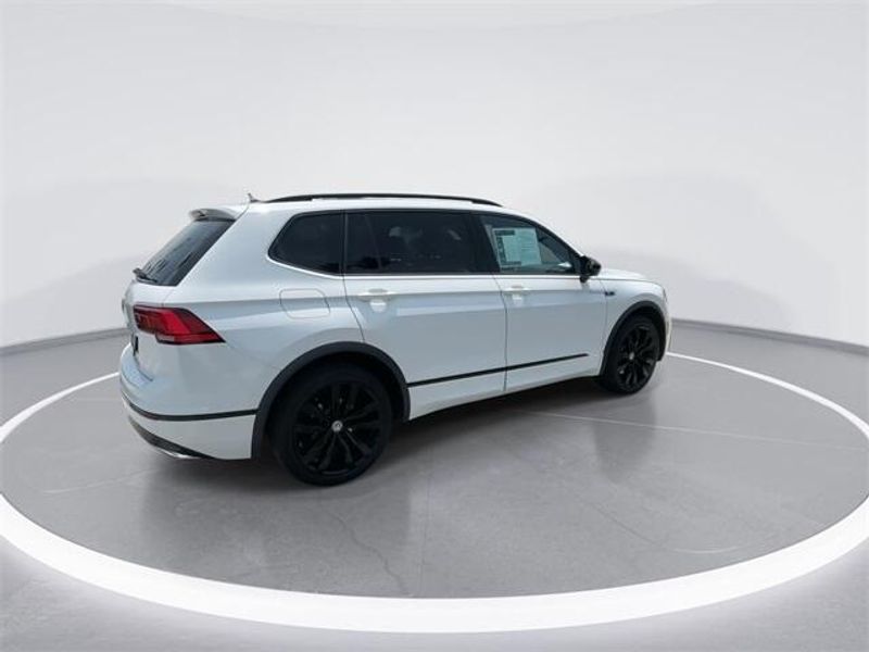 2021 Volkswagen Tiguan 2.0T SE R-Line BlackImage 8