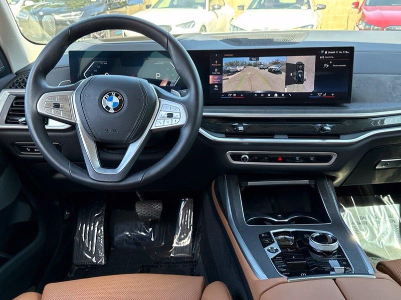 Used 2025 BMW X7 xDrive40iImage 31