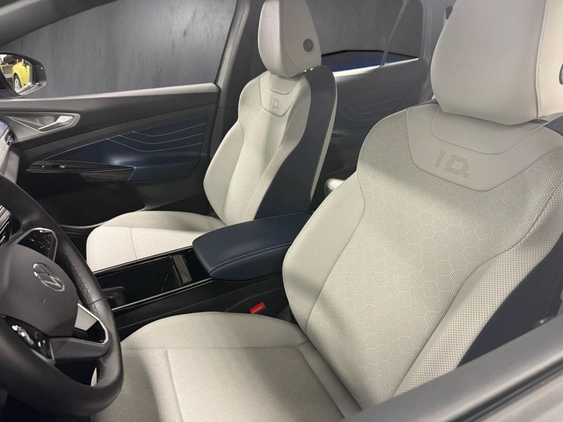 Used 2025 Volkswagen ID.4 Pro S AWD Long Range w/Glass RoofImage 6
