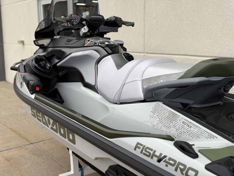 2025 SEA DOO FISHPRO APEX 300 AUDIO Image 7