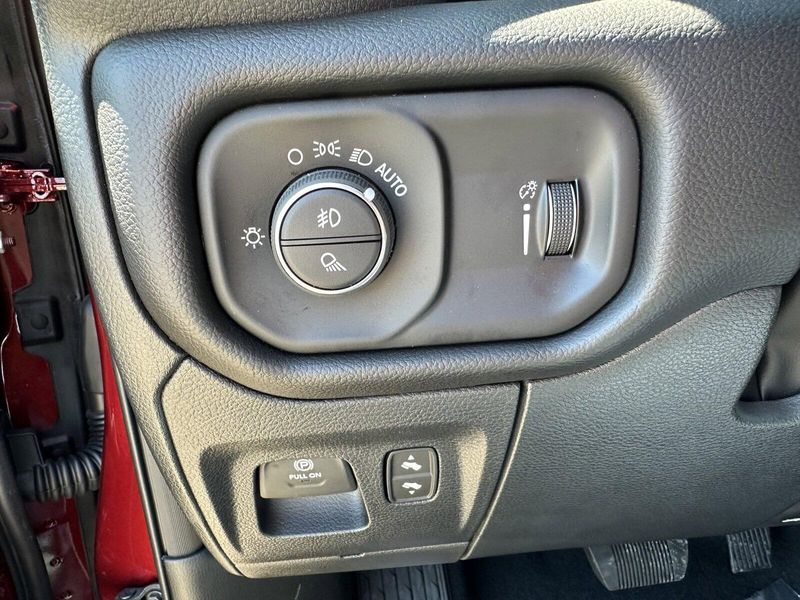 2025 RAM 1500 Big HornImage 16