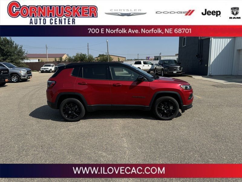 2024 Jeep Compass Latitude 4x4Image 1