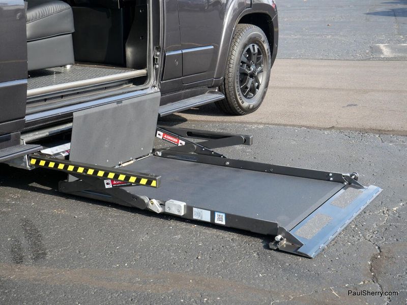 New 2024 RAM Promaster 2500 Slt+ Window Van High Roof 159' Wb