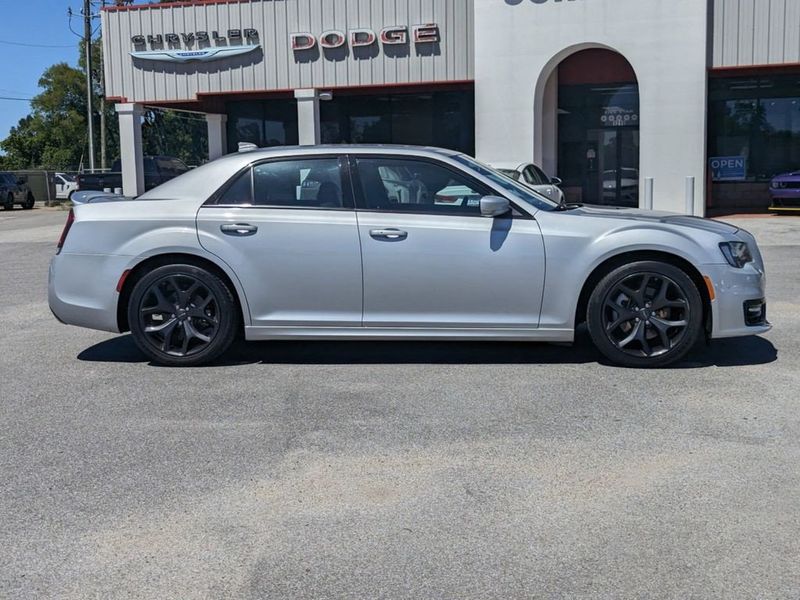 2022 Chrysler 300 300SImage 2