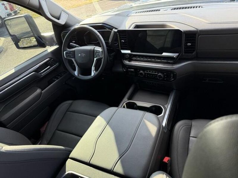 2024 Chevrolet Silverado 2500HD LT photo 11