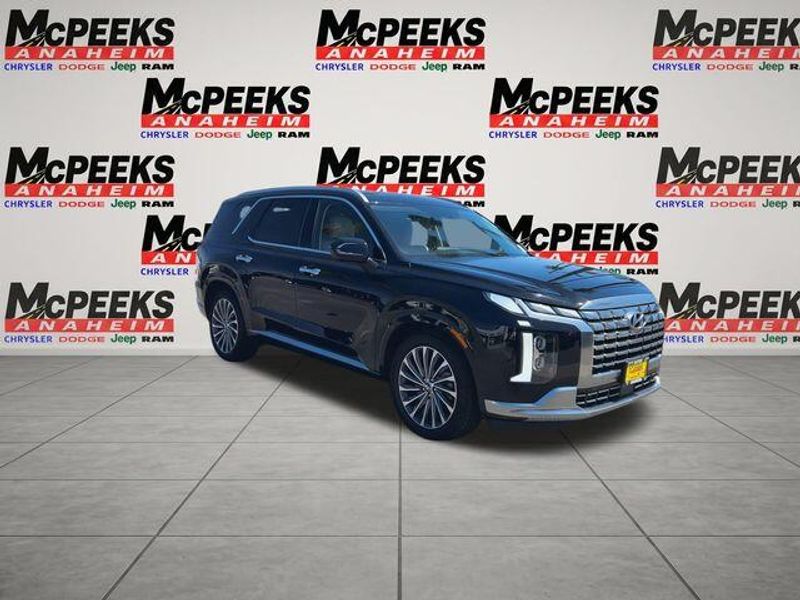 Used 2024 Hyundai Palisade CalligraphyImage 2