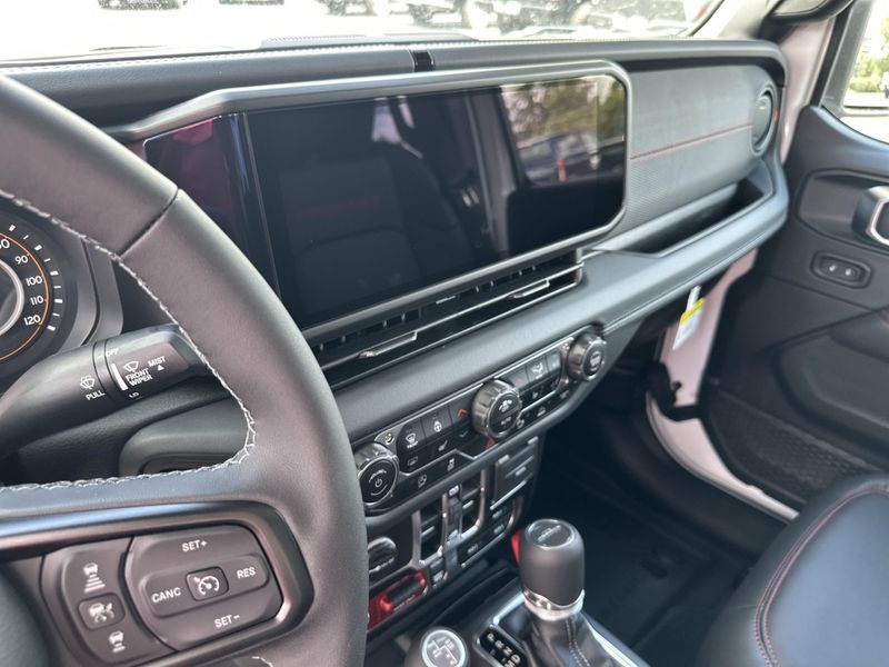 New 2025 Jeep Gladiator Rubicon X 4x4Image 24