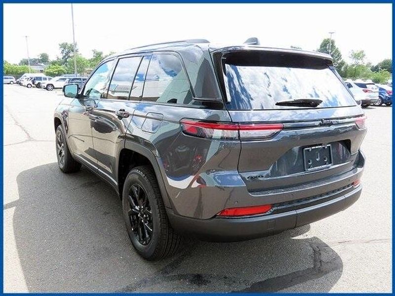 New 2025 Jeep Grand Cherokee Image 5