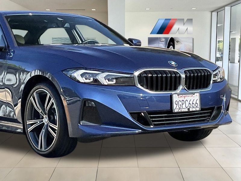 2023 BMW 3 Series 330iImage 8