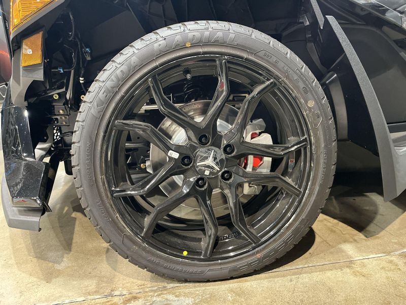 New 2024 Polaris SLINGSHOT S W/ TECHNOLOGY PACKAGE 1 Image 10