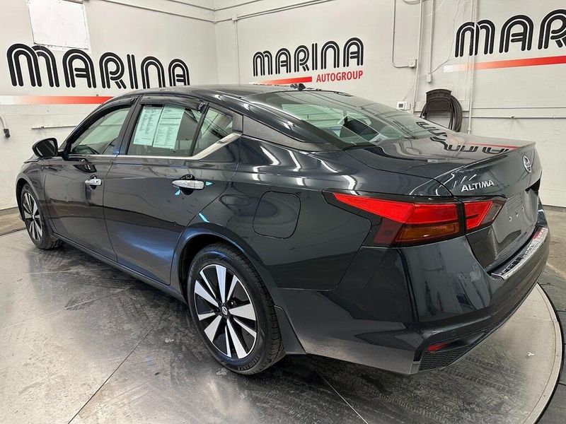 2021 Nissan Altima 2.5 SVImage 12